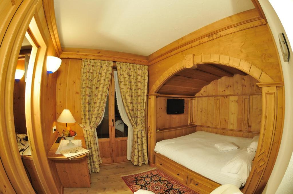 Hotel Baita Fiorita Санта-Катерина-ди-Вальфурва Номер фото
