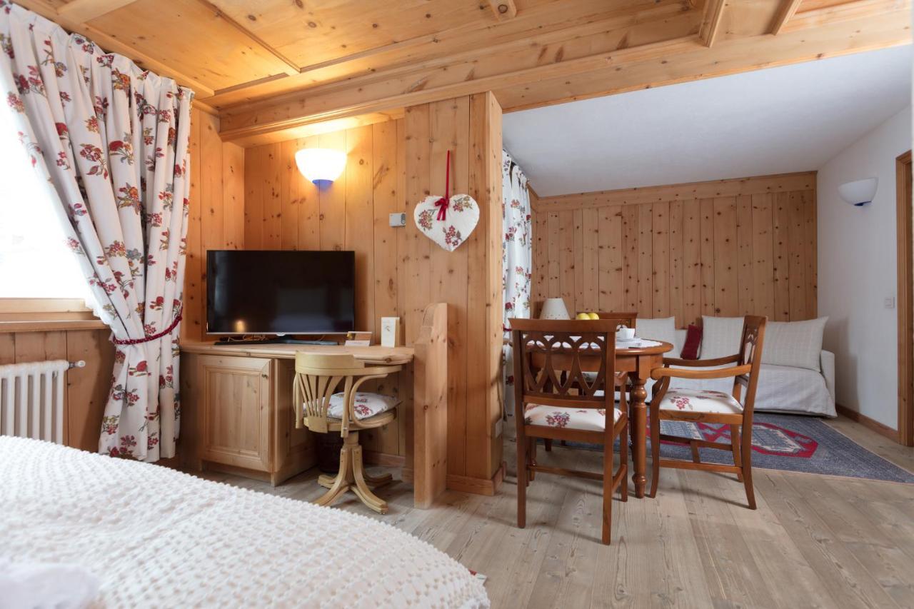 Hotel Baita Fiorita Санта-Катерина-ди-Вальфурва Экстерьер фото